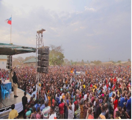 Large rally crowd